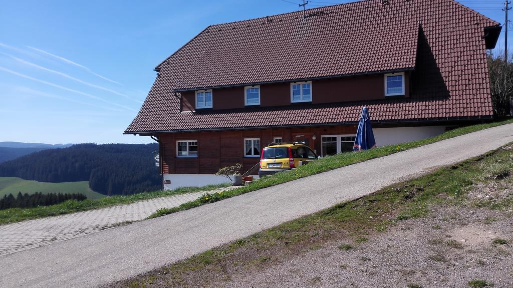 Pension Forsthaus Taele - Das Gaestehaus Vom Schwarzwaldgasthaus Salenhof Titisee-Neustadt Exterior foto